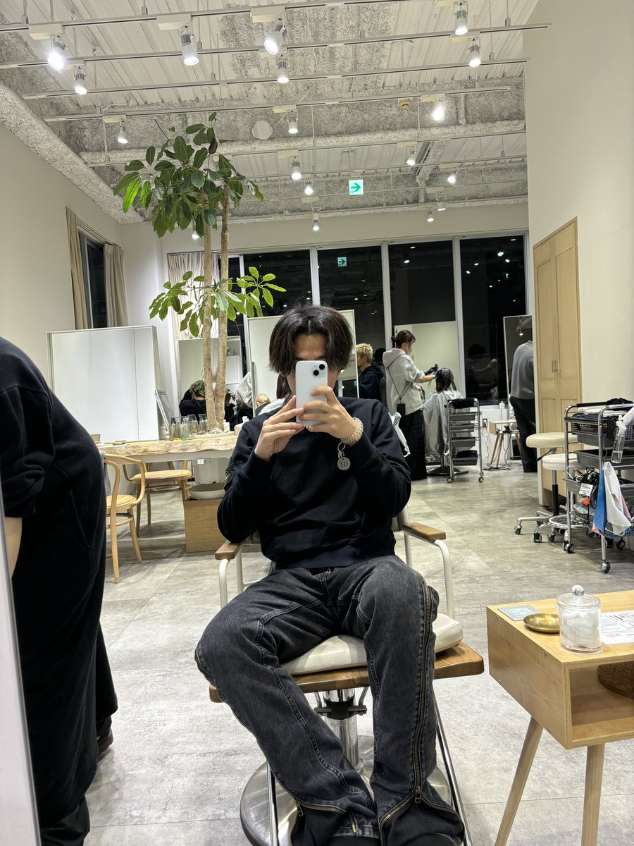N_99Revolver's tweet image. 👦✂︎✂︎