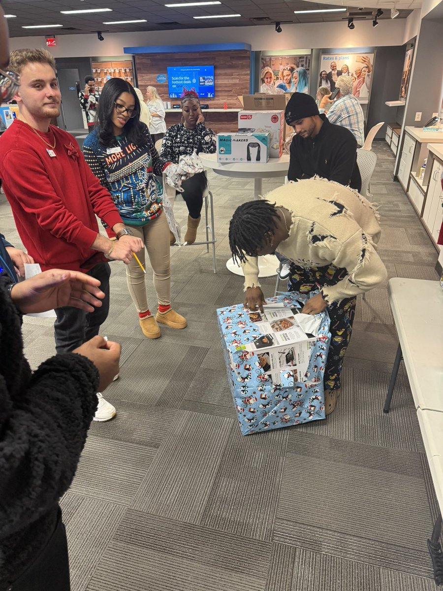 Coach Mel🍃 tweet media