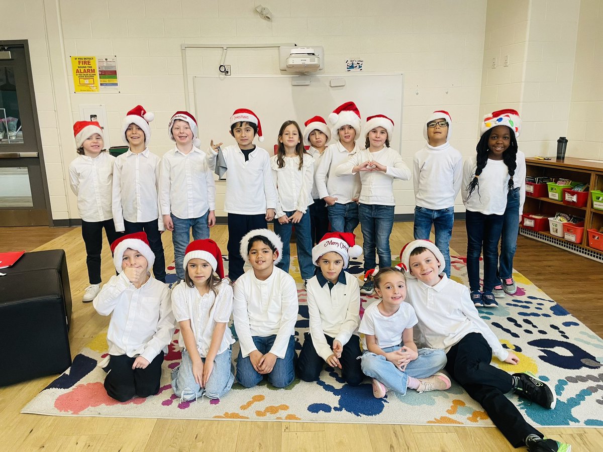 MsSaenzMolina's tweet photo. “What a glorious night indeed! The elementary class shone so brightly at the Christmas concert, filling the room with holiday cheer and joy. Such a heartwarming performance—well done to all the little stars!” @StNicholasHCDSB https://t.co/nob00snrZF