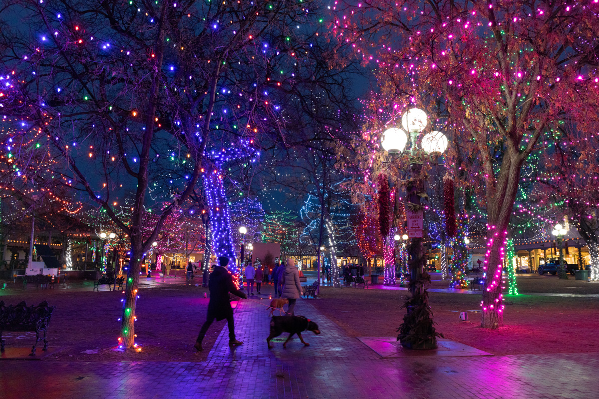 GovMLG's tweet image. Holidays in the Land of Enchantment are magical. Share your favorite #NewMexico holiday tradition in the comments below.

📸:@NewMexico 

#SantaFe #Plaza #NewMexico #Holiday