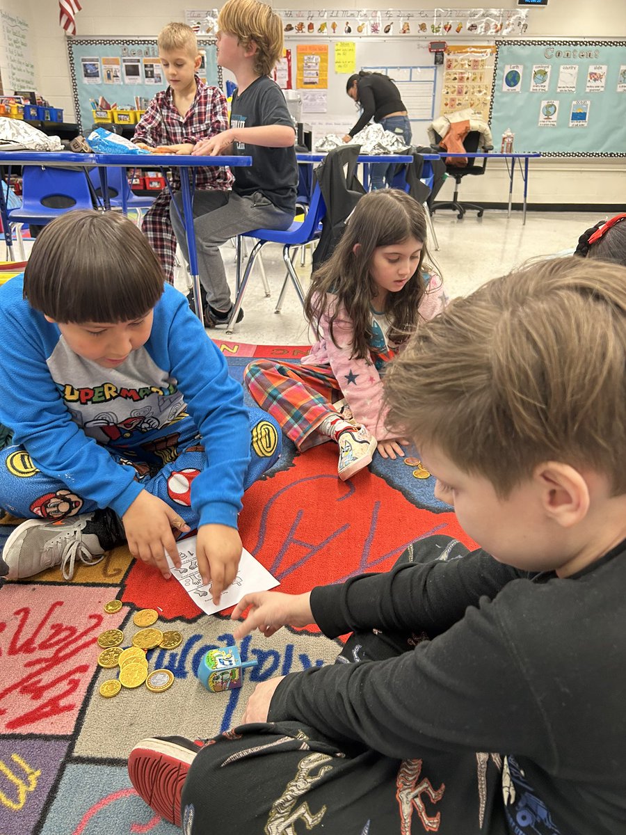 Happy Holidays! Love, Room 607 🎄☃️<a href="/rbpsEAGLES/">Red Bank Primary</a> <a href="/Laura_Butler12/">Laura Butler</a> #RBBisBIA