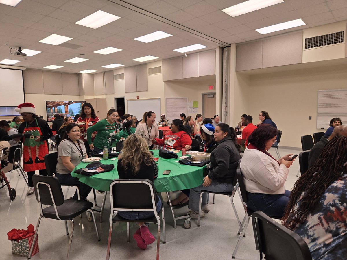 tarapatton's tweet photo. @Hill_AISD luncheon today! Love our gifts, Hill jackets. Thank you @whiteconstance1! We are ready to start the break and celebrate the holidays with family!! @1EThompson @Garciamari2001 @SheniceGary @SADubberke @AGarcia1135 @BrendaBSanchez1 @nancymuniz20_ @Motiv8d_Mommi3 https://t.co/l284VrJu3c