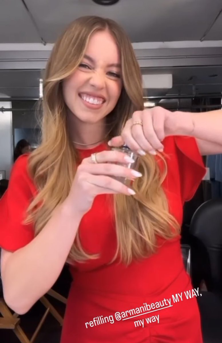 danversyd's tweet photo. loml ♥️
getting ready to do the same after not even a month since i got it 😭 @sydney_sweeney https://t.co/lrmTTycNM4