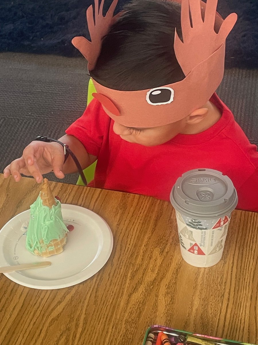BesdPandas's tweet photo. Our  OT/PT team created a magical Winter Wonderland! Students explored snow machines, sensory tables, and crafted festive treats like sugar cone trees and hot cocoa. They also decorated with handmade snowflakes and penguins. A fun, festive way to learn! ❄️✨ #BESDistheBEST https://t.co/iHCeCKbz2U