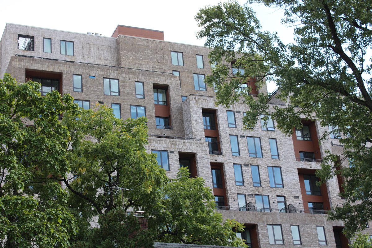 DoorCrystal's tweet image. Crystal supplied over 900 windows and doors for the new luxury apartment development in Bethesda, MD, providing expansive views and extraordinary structural and thermal performance for residents.

Click the link in our bio to  book a design consultation today! 📲

#CrystalWindows