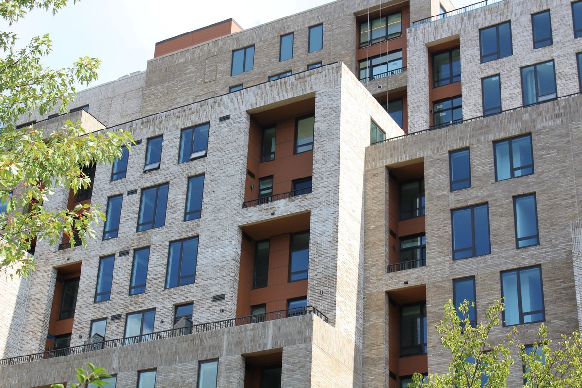 CrystalWindowCA's tweet image. Crystal supplied over 900 windows and doors for the new luxury apartment development in Bethesda, MD, providing expansive views and extraordinary structural and thermal performance for residents.

Click the link in our bio to book a design consultation today!📲 

#CrystalWindows