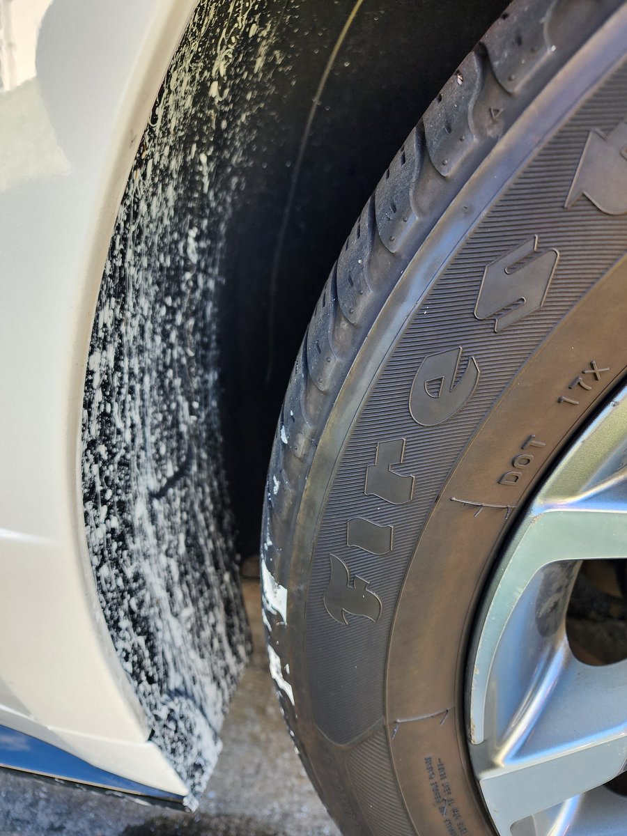 I would like to thank <a href="/MyFDOT/">FLORIDA DOT</a> for applying a free coat of paint to my tires and undercarriage during my travels to/from Miami this week. 🤦‍♂️😡🤬🖕🏽