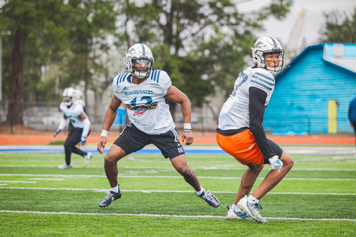 UTSAFTBL's tweet image. Bowl Practice 1️⃣

#TriangleOfToughness
#LetsGo210 | #BirdsUp🤙
