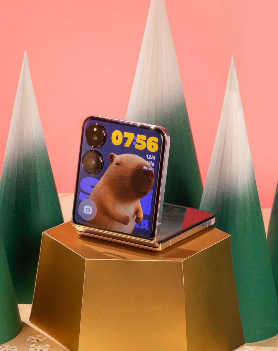 XiaomiMexico's tweet photo. ¡El capibara navideño y su pandilla quieren desearte una temporada fliptastic con tus seres queridos!
#MIXFlip #Fliptastic https://t.co/9nOAlSFOmt