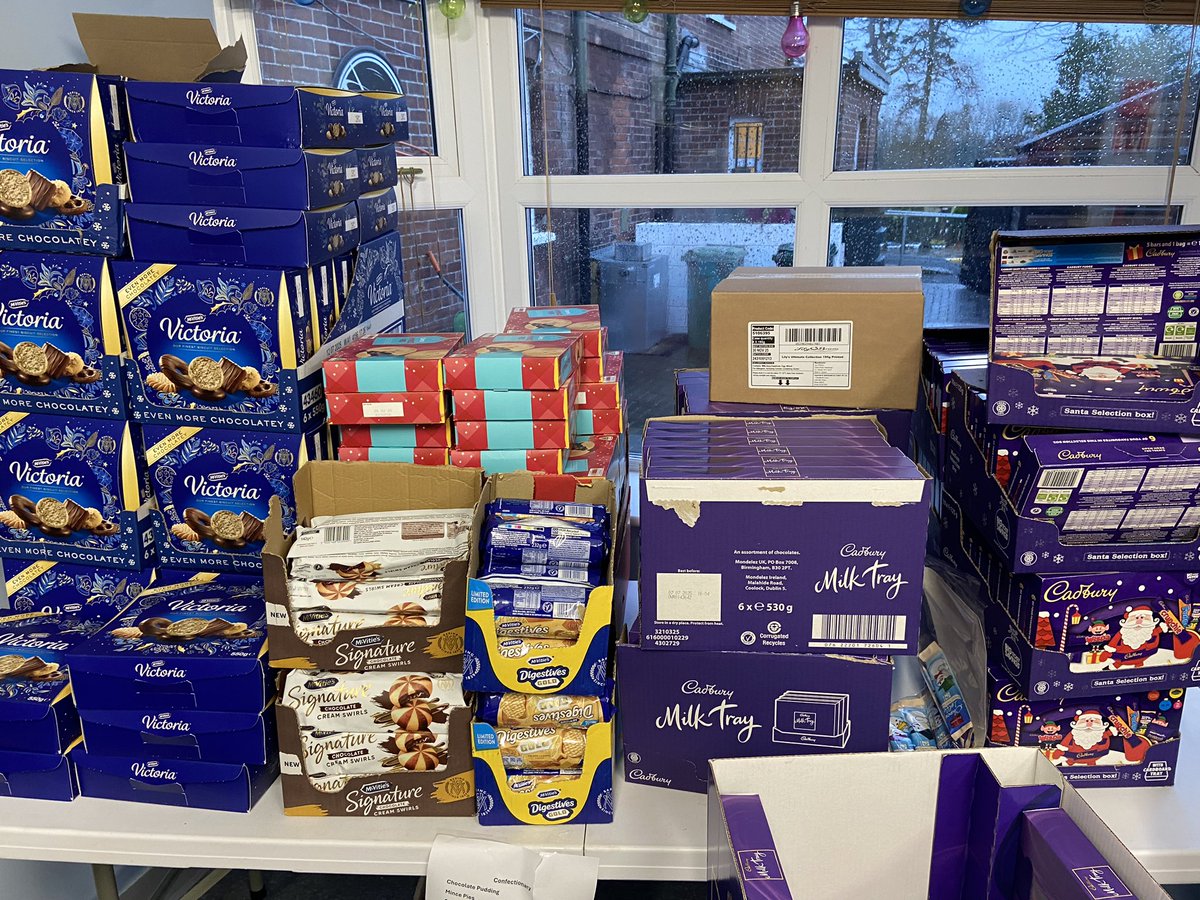 CurraghFrc's tweet image. What a way to end 2025! We spent the day coordinating the collection and delivery of 60 food hampers today. These hampers were made possible by all the assistance we get from our supporting. Thank you to all who supported us in 2024!!!