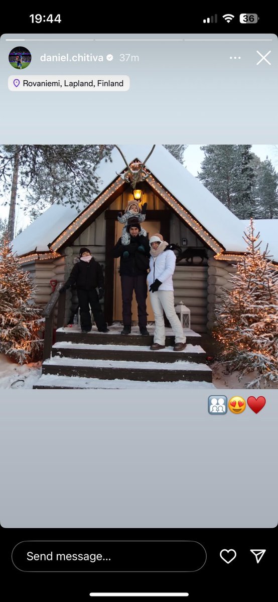 lyes_11's tweet photo. Geezer got an fifth yellow to go Lapland #cpfc https://t.co/fIgedj6AN0