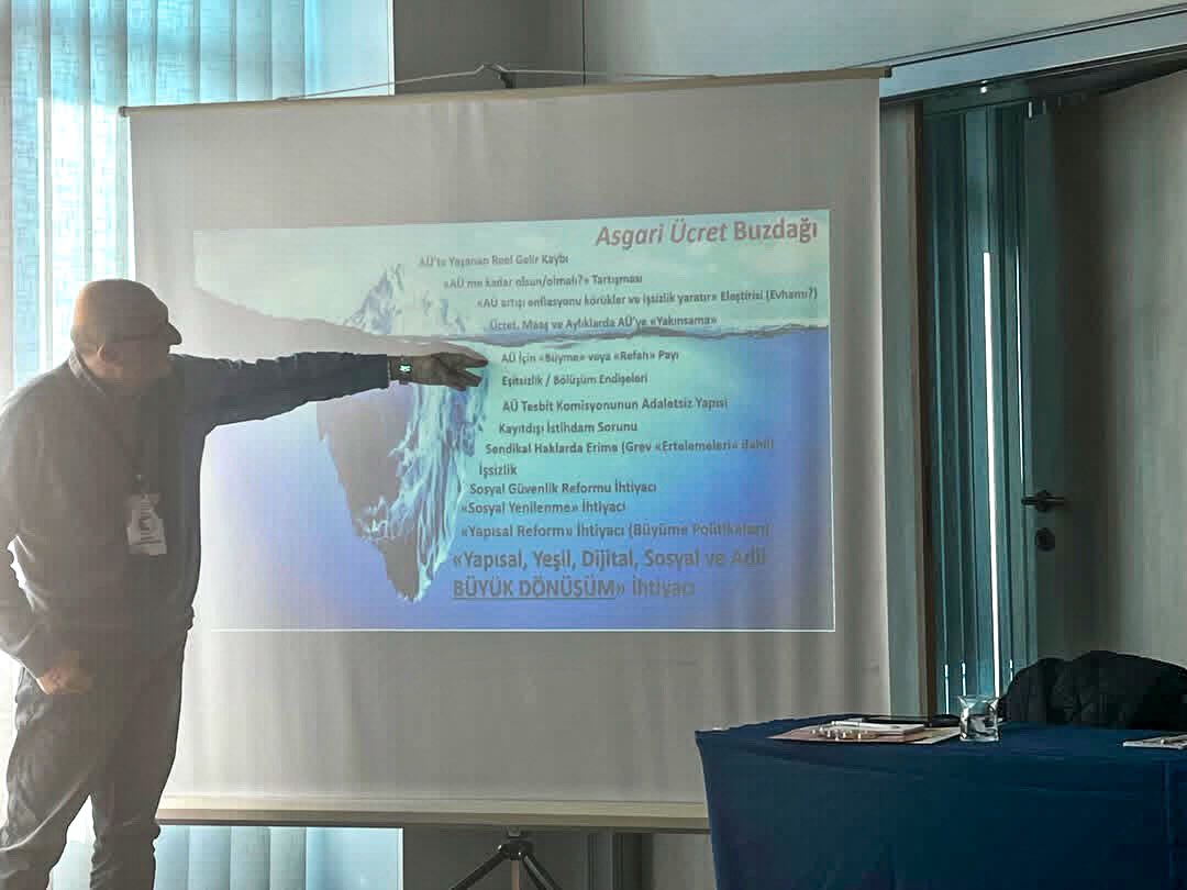 <a href="/efiljournal/">Efil Journal of Economic Research</a> <a href="/TEPAV/">tepav</a> <a href="/SPM_ETU/">SPM</a> <a href="/maattar/">M. Aykut Attar</a> <a href="/TurkkanErdal/">Erdal Türkkan</a> <a href="/aydinonat/">N. Emrah Aydınonat</a> “Asgari Ücret Buzdağı”
aykut.kibritcioglu.com/blog/2024/11/2…