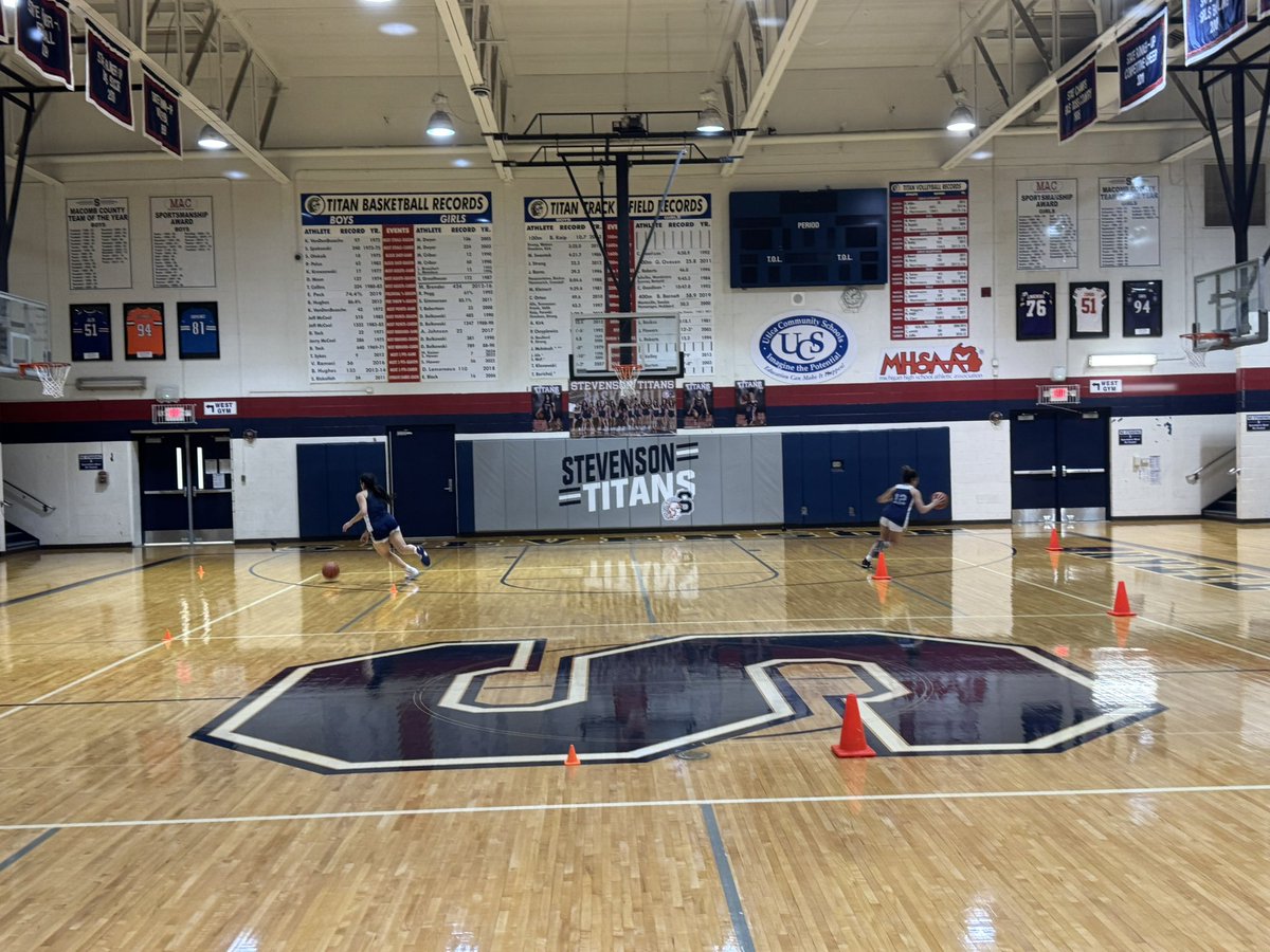 Bounce back practice, girls had a little fun before the holiday break. Played basketball games after taking care of house keeping items. Played basketball knock out, lightning, music layups, top dog, relay course.