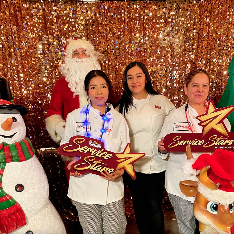 LarryFlyntsLL's tweet image. A huge congratulations to our Service Star winners! Your hard work, dedication, and outstanding commitment to excellence shine bright every day. 💫

#luckyladycasino #servicestar #teamrecognition #employeeappreciation #casinolife #hardworkpaysoff #celebratingexcellence