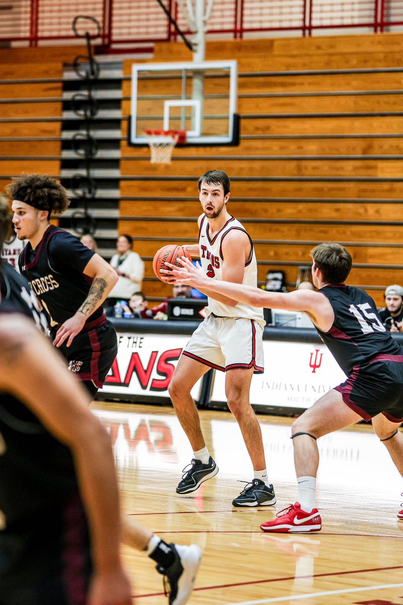 FINAL SCORE‼️

Titans - 68
Golden Eagles- 78

Mullen- 11 pts., 9 rebs., 1 stl.

Brown - 11 pts., 8 rebs., 1 stl.

Petty -  11 pts., 5 rebs, 0 stl.

#TitanPride⚔️