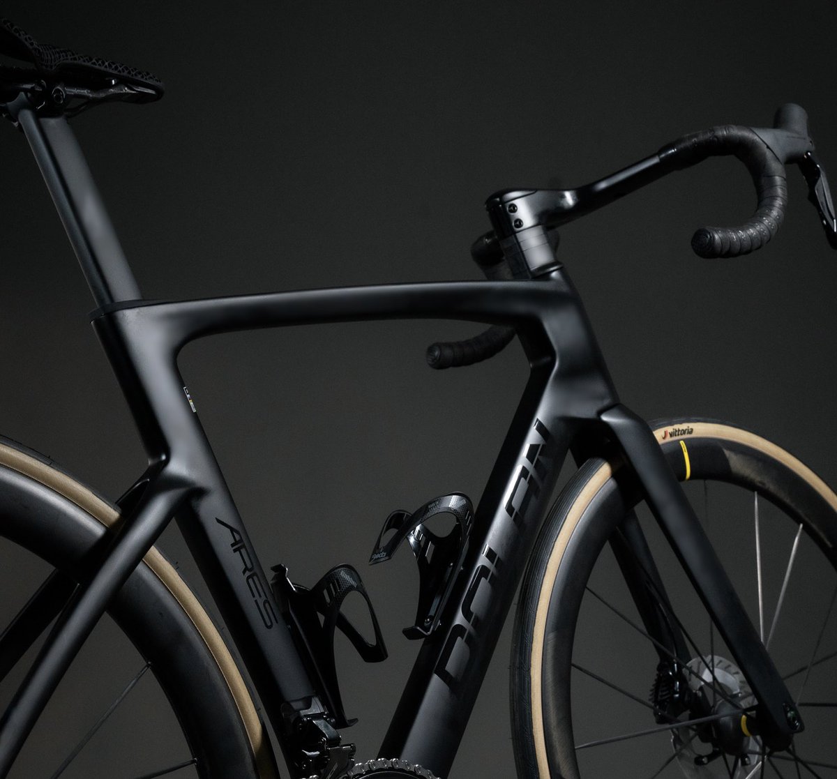 Ares 3.0 Stealth edition
.
.
#cycling #cyclinglife #cyclist #cyclingphotos #cyclingpics #cyclingapparel #cyclinglifestyle #cyclingculture #cyclingstyle #bicycle #bicycles #bicycling #bicycleporn #cyclingporn #cyclingshot #cyclingpassion  #dolanbikes