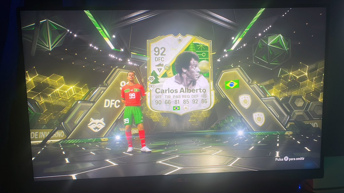 Liiamd02's tweet photo. @davidaka_tv @vinijr @RodrygoGoes @BellinghamJude Yo a este https://t.co/v8OlVuAVx3