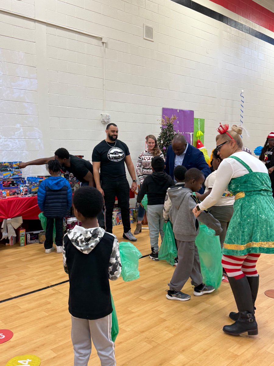 Ms. D Bolden tweet media