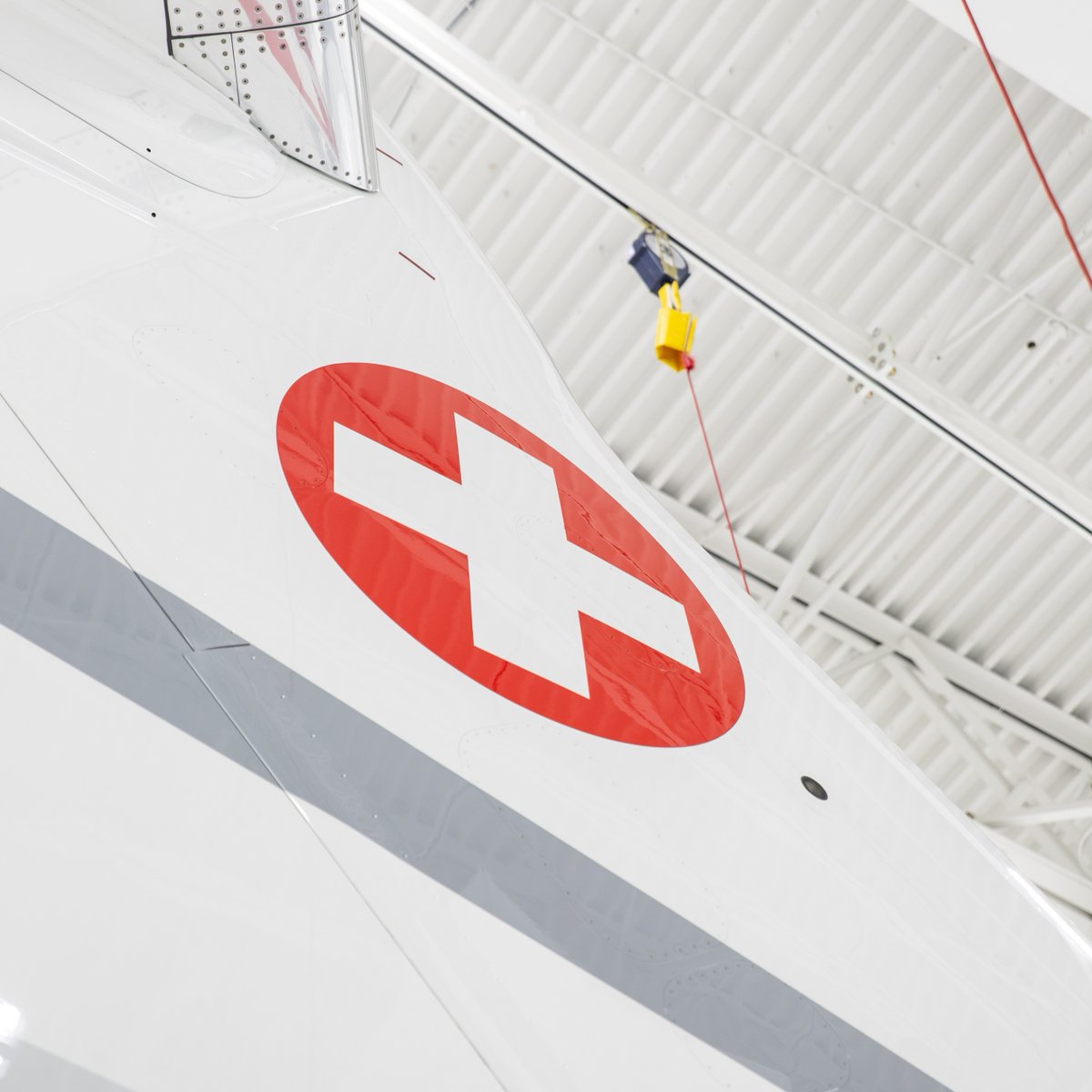 Bombardier's tweet image. Nous sommes fiers de célébrer la livraison du premier avion de transport de chefs d'État de #BombardierDéfense basé sur le #Global7500 au @vbs_ddps. #ExpérimentéFlexibleÉprouvé