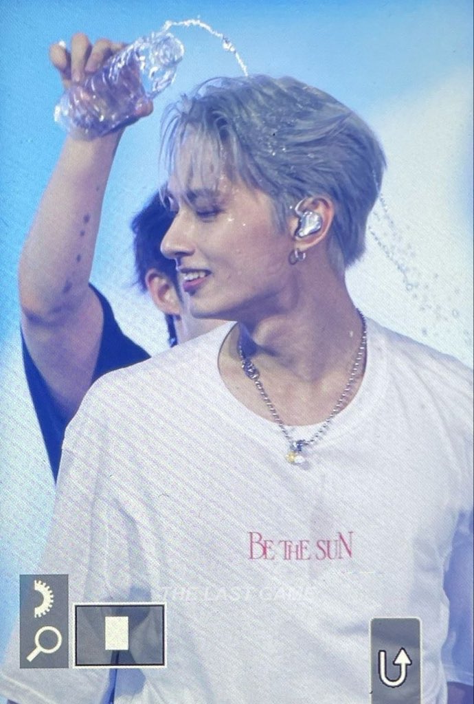 junsnyang's tweet photo. i miss him in concerts sm https://t.co/2Lm1odNfIm
