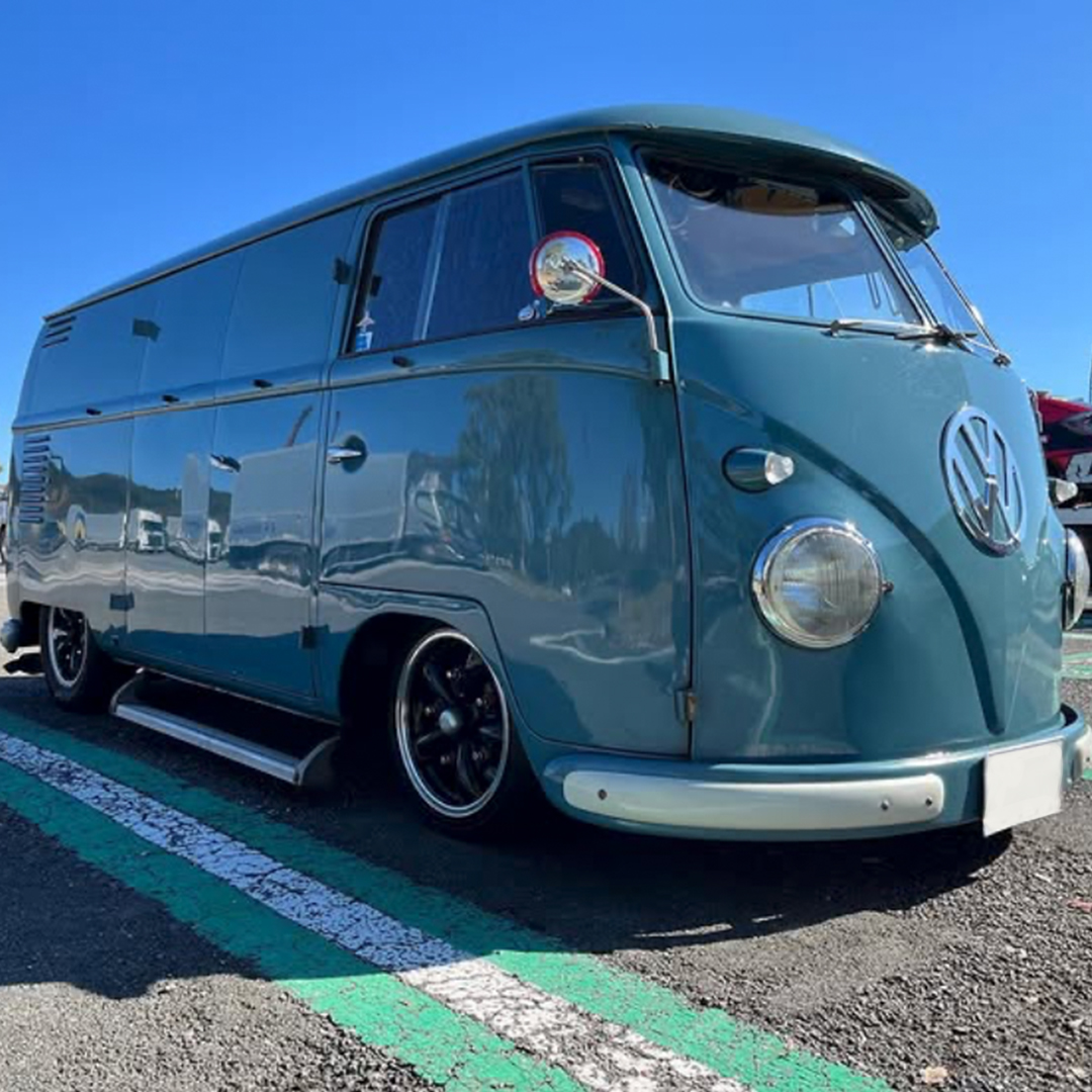 AutoMeter's tweet photo. Feelin’ the vibe and let the good times roll with @yamakuchikun’s classic Volkswagen van!
#airedcooled #volkswagen #vannerworld #boogievan #americanvan #vannin #customvan #vanculture https://t.co/BMVrs3AqxX