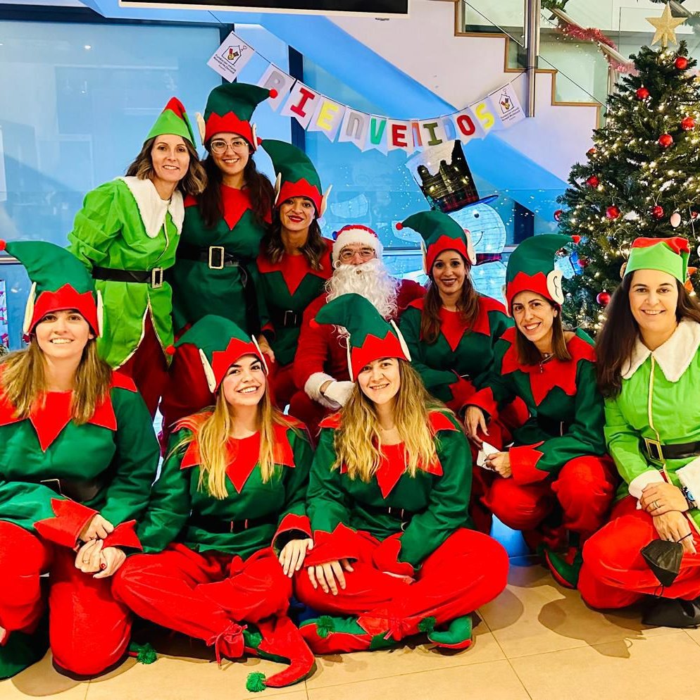 CasaRonaldMAD's tweet photo. Desde la #casaronaldmadrid os deseamos una feliz Navidad.🎅🎄 https://t.co/RyUcwiSGpk