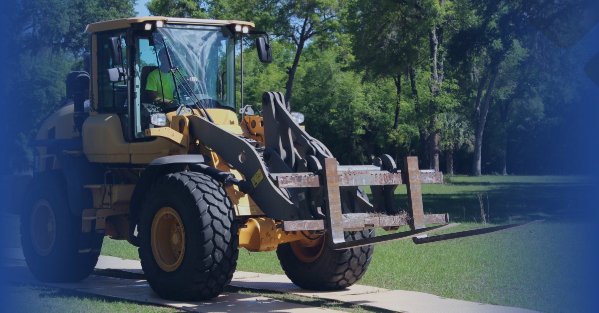 SignatureSystem's tweet image. Struggling with tough job site access? From heavy-duty MegaDeck® HD+ to light-duty DuraDeck®, our composite mats offer durable solutions for every project. 

Protect your crew, site, and environment today. hubs.li/Q02_F86n0

#SiteAccess #ConstructionMatting