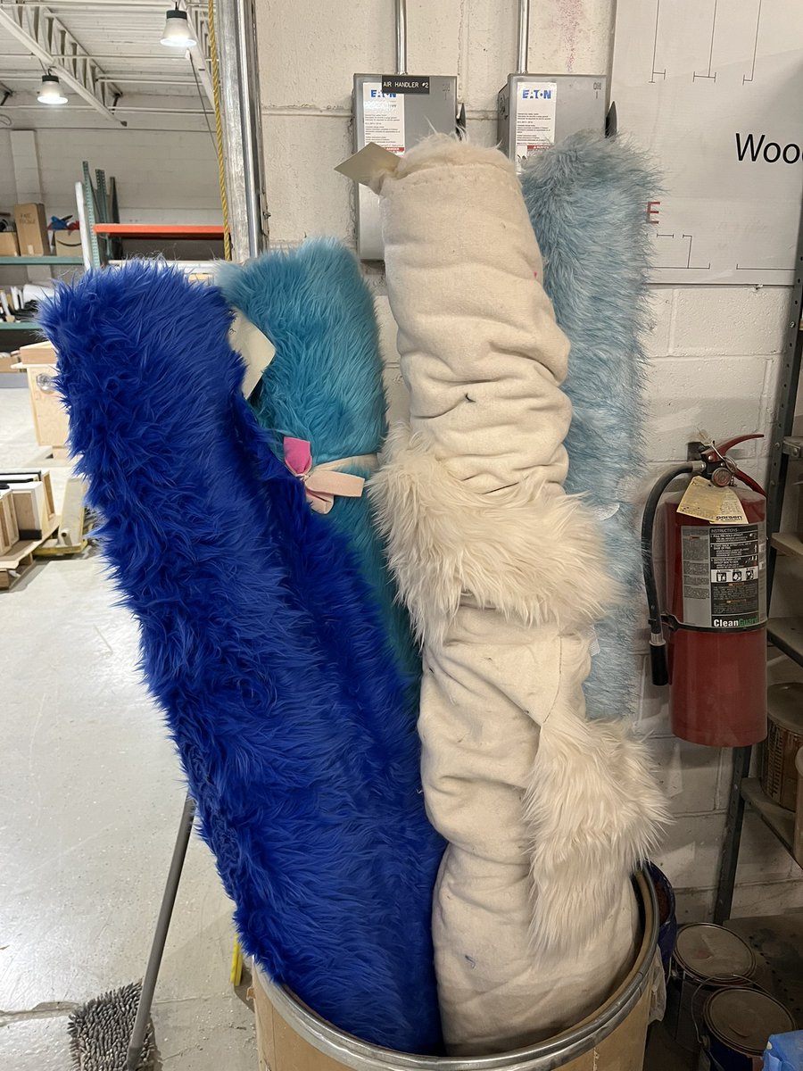 dadwthqstnmrk's tweet image. Boss just brought me the sickest Christmas present #muppetwt