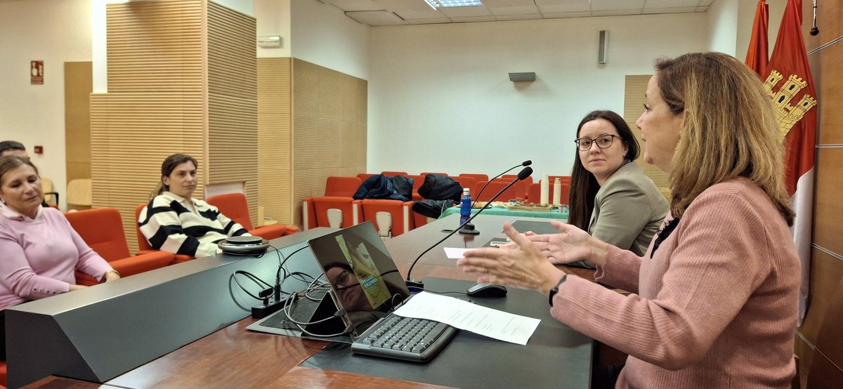 Mónica de Cristóbal tweet media