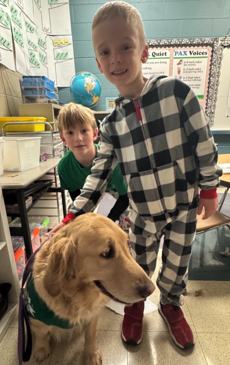MaggieMaumee's tweet photo. Visited MMS, MIS and Fairfield today! Took some pics with Mrs. Yavorsky's class and Mrs. Debo's class! #wearemaumee #pantherpawsprogram #mentalhealthmatters #certifiedtherapydog https://t.co/grREXCyfWV