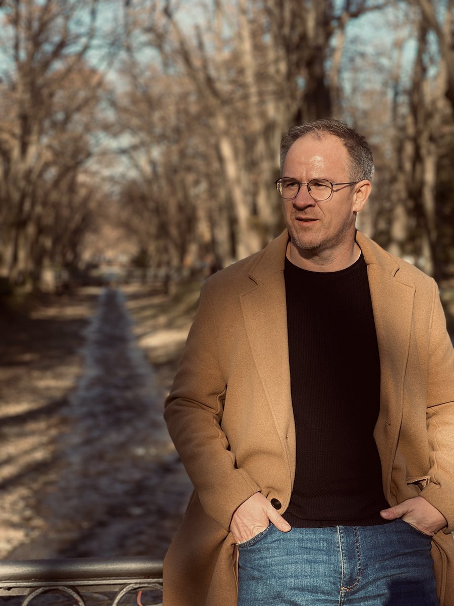 vstamencic's tweet photo. Golden autumn... 🍂 #vrnjackabanja #autumn #portrait https://t.co/c5DU8onJs8