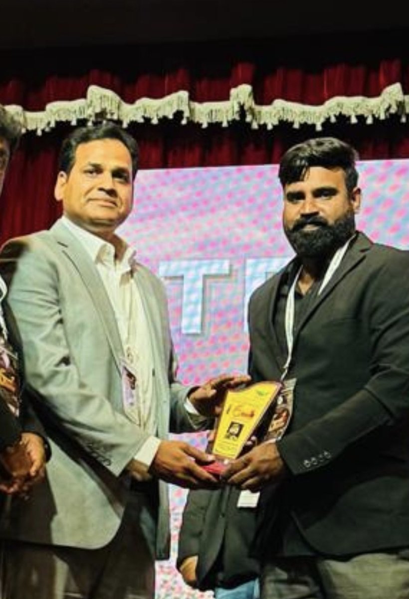 prash_Aasraa's tweet photo. Honored to receive the Best Mediation of the Year award in Bangalore! Grateful to #Aasraa, #AdvocateAssociation, and everyone who supported this journey. Dedicated to promoting #Mediation, #ConsumerRights, and excellence in the legal profession.

#Award #Advocate https://t.co/4rC3CJdj09