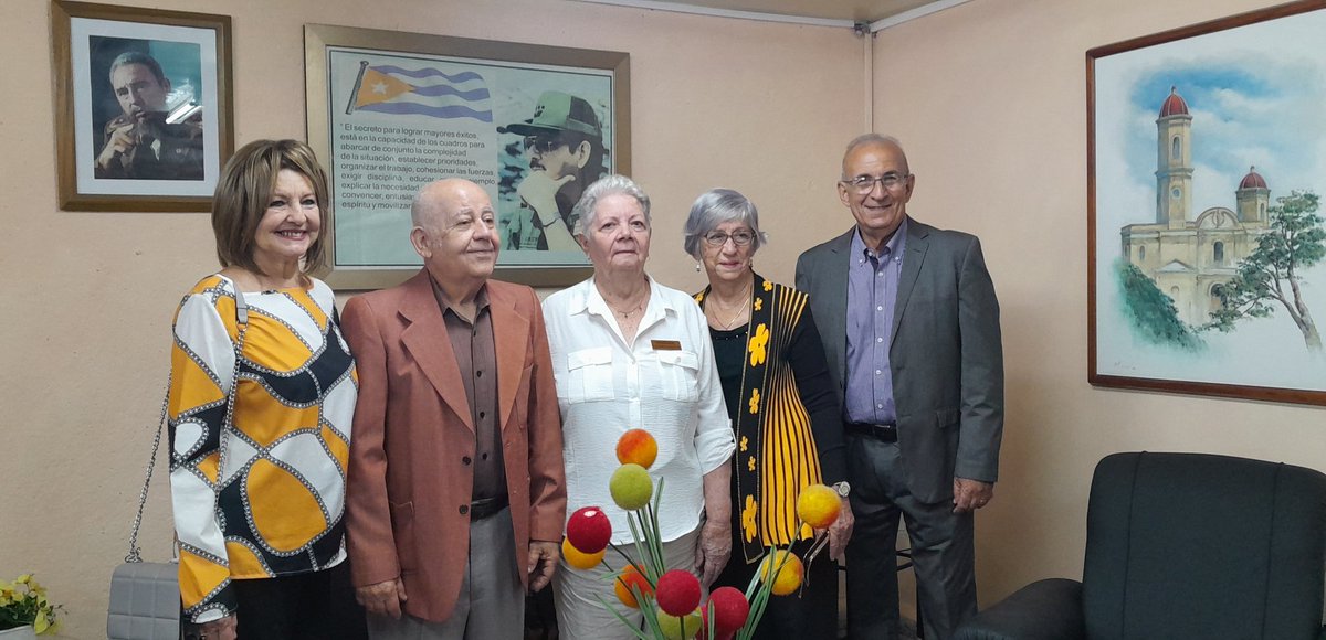 KatiaEscan's tweet photo. Un claustro solemne vestido de lujo y honrado con los Decanos,la Secretaria del Comité dl Partido fundadores de la #UCMC y acompañados por la UJC,la FEU y su Rectora la Dra Alexis Díaz Brito,todos prestigiando con su ejemplo y dedicación a la #Educación de las #CienciasMédicas. https://t.co/sHtCmgnAK8