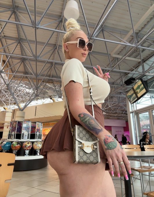 2 pic. Wyd? https://t.co/8ANPAVaccA