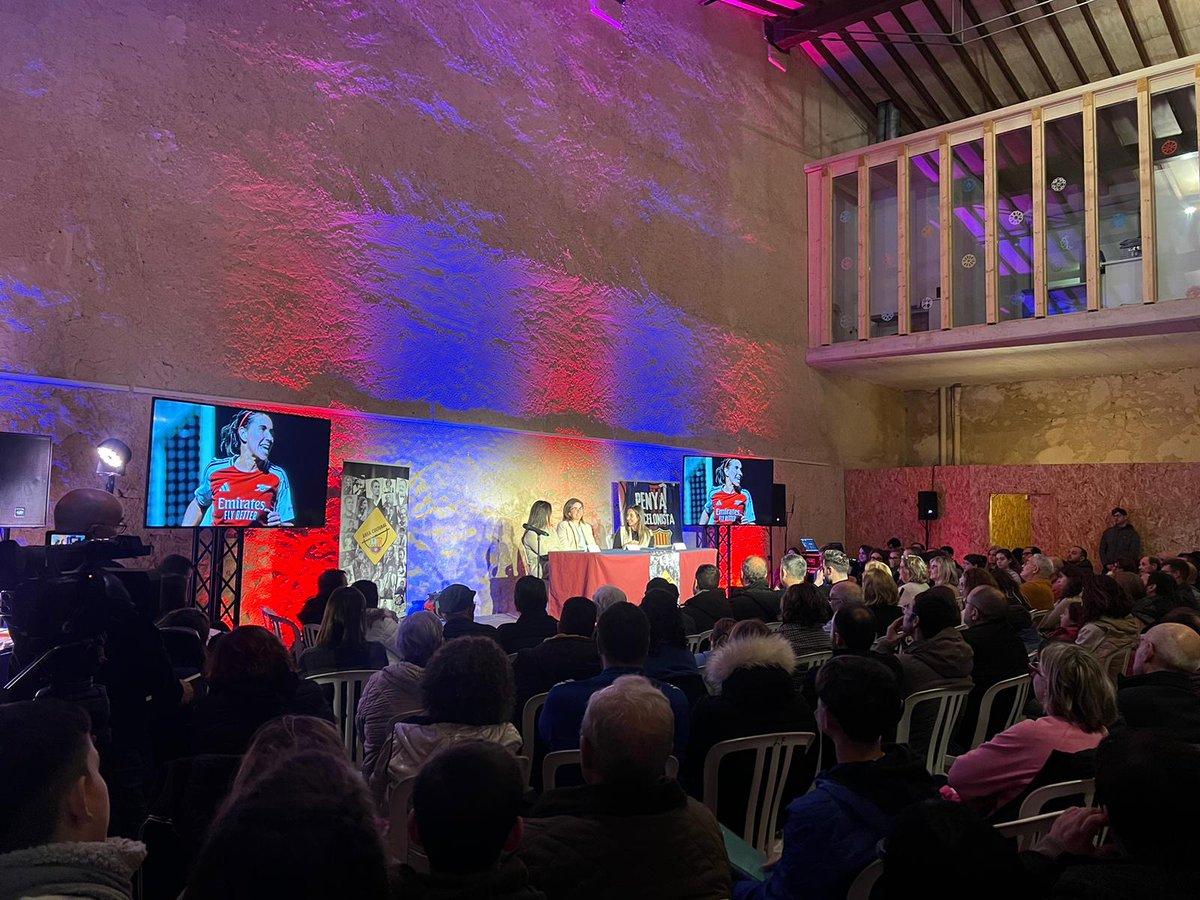 ⚽Gran acollida a <a href="/mariona8co/">Mariona Caldentey</a> i a la presentació del llibre de <a href="/laiacopa/">Laia Coll</a> "Mariona Caldentey. Com hem canviat la història"

👉🏻A més de les protagonistes, el llibre ha estat presentat també per la felanitxera i periodista esportiva, <a href="/MagdaEstelrich/">Magda Estelrich</a>. En un acte de la <a href="/pbelstamarells/">PB Els Tamarells</a>