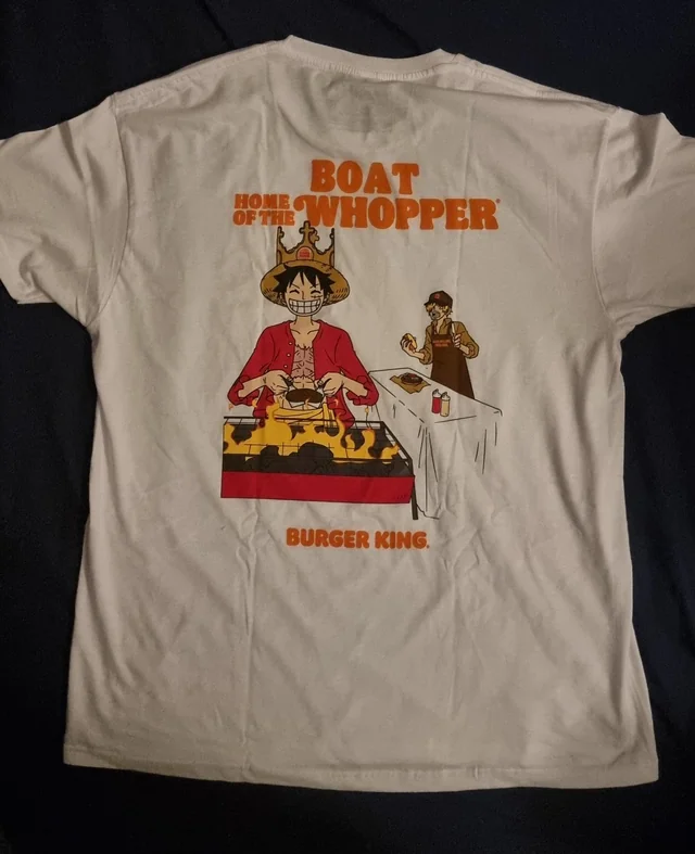 La collaborazione One Piece e Burger King Italia è una scammata assurda.

Solo un panino e Tshirt per 13.90$. Il colmo è che le grafiche non sono nemmeno granché.

Io ed il mio amico abbiamo preso altro oggi. <a href="/BurgerKing/">Burger King</a> <a href="/BurgerKingItali/">Burger king Italia</a>