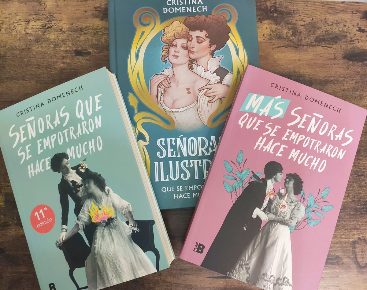 firecrackerx's tweet photo. Es obligatorio en estas fechas recordaros que si no sabéis qué comprarle a alguien, tengo tres libros suaves y llenos de anécdotas históricas sobre señoras antiguas comiéndose la cara que os garantizo que, como mínimo, van a hacer reír a quien se los lea. https://t.co/VfCYhXa7Uu