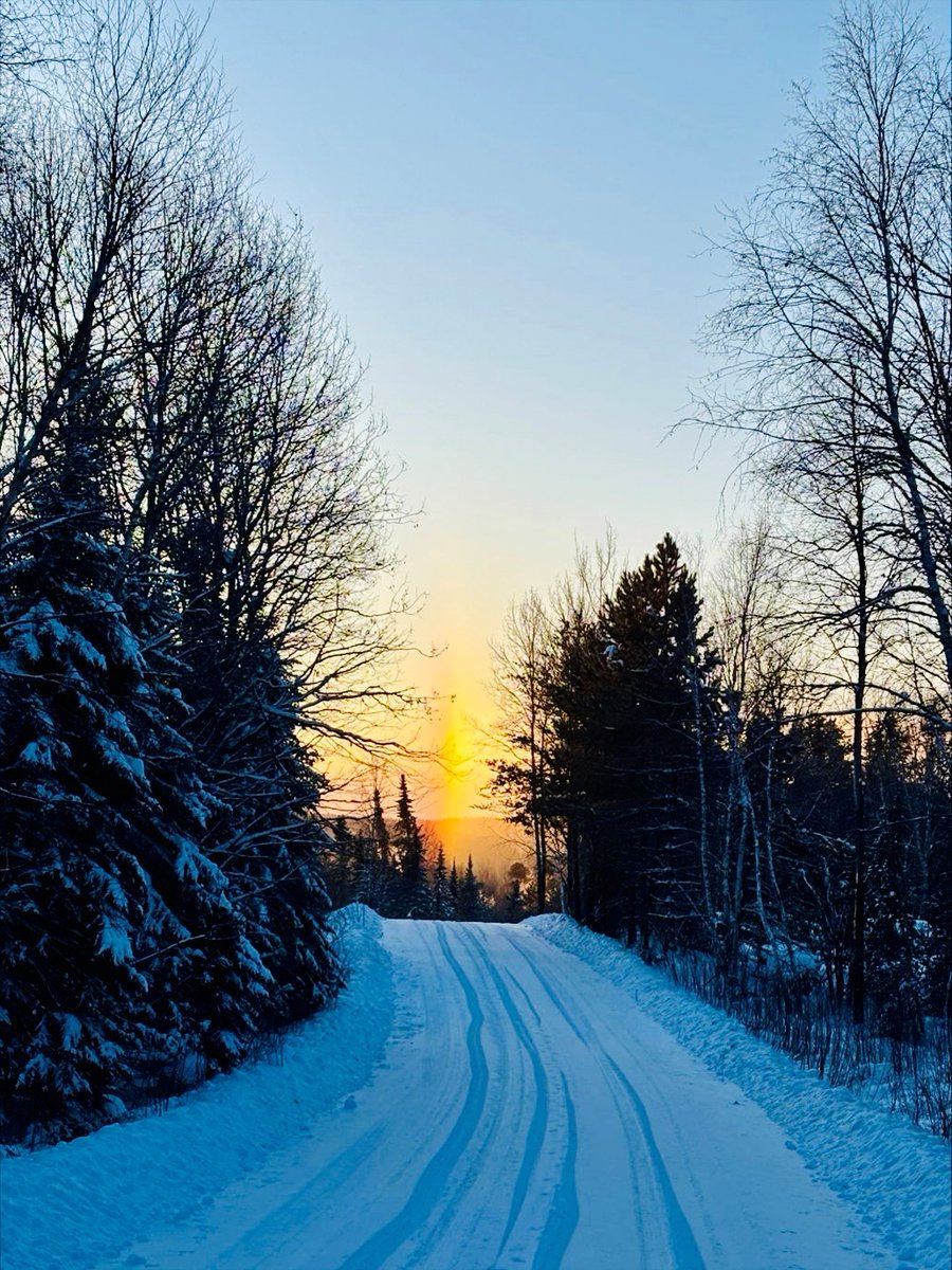 The sun sets on another limno-tastic year at the world's freshwater laboratory...

A massive thanks to all of you who made 2024 such a year to remember.
 
We look forward to seeing you—at the lakes or online—in 2025.