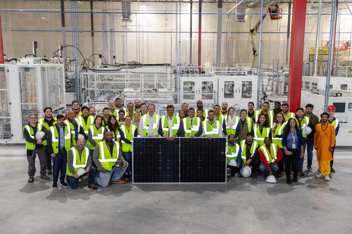 cgihou's tweet photo. Pleasure to join Mr. Sunil Rathi, President of Waaree Solar Americas, in celebrating the production of their first PV module at the Brookshire facility. Waaree Solar Americas Inc., a wholly owned subsidiary of India’s Waaree Energies Ltd., offers domestically manufactured high-efficiency PV modules to U.S. power producers. This 1.5 GW capacity facility strengthens the India-U.S. energy partnership and creates local jobs.

Congratulations to the Waaree team on this achievement!

#IndiaUSEnergy #IndiaTexasEnergyPartnership #RenewableEnergy