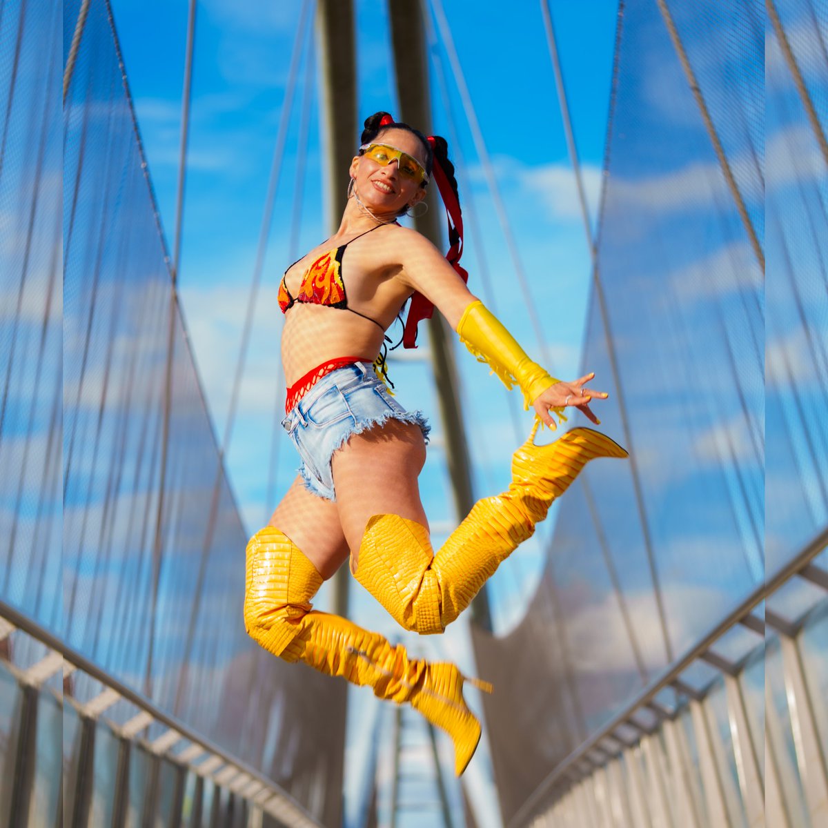 Salut tout le monde de X 💛 Monsieur <a href="/elonmusk/">Elon Musk</a> et <a href="/MrBeast/">MrBeast</a> inclus 👽💋