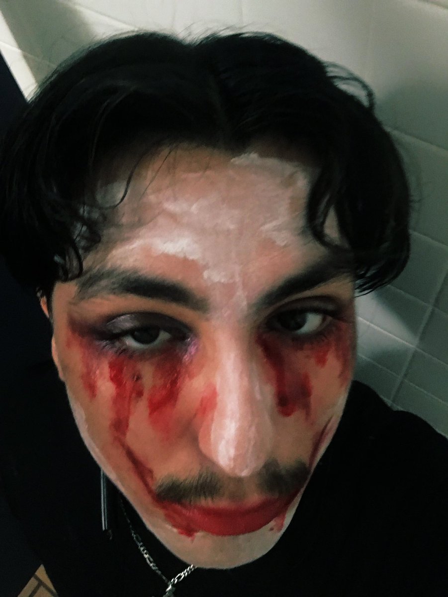 ashton6rant's tweet photo. been thru 2 much 2 look like this :))) https://t.co/ZIygsBNL8s