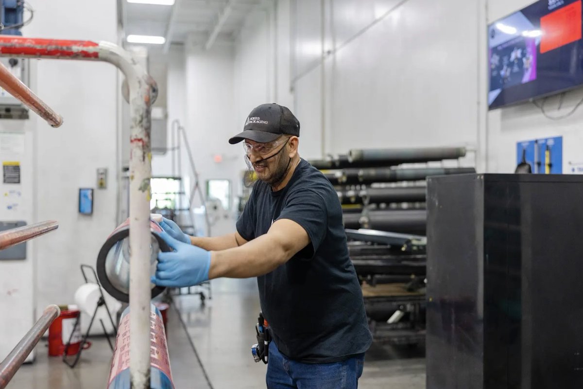 Morris_Pkg's tweet image. Come to work with a smile &amp;amp; leave with one too! 😊

Ready to join a team that values your time? Explore our open roles today!  info.morrispkg.com/plymouthjobs

#Manufacturing #CareersInManufacturing #PlymouthMN #TheMorrisPackagingWay