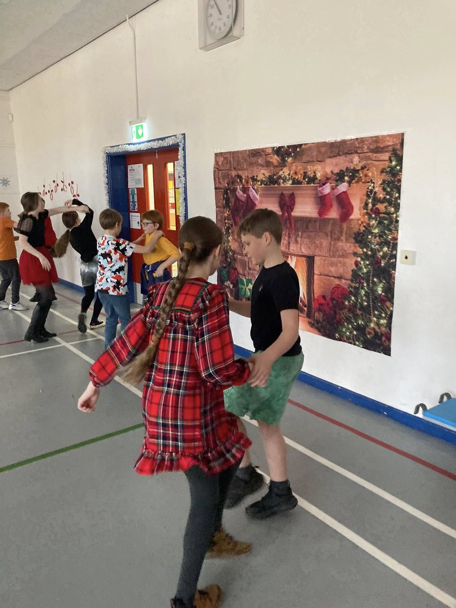 Halyrude PS tweet media