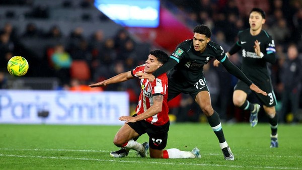 League 1 Minus 10: Carabao Cup 5th Round - Southampton 1 Liverpool 2. RPs appreciated

#saintsfc bow out. Featuring yet another one from officialdom, Christmas Carroll, building momentum, putting crosses in, Ruskball vs Russball and Tall Paul chaos.

leagueoneminus10.blogspot.com/2024/12/caraba…