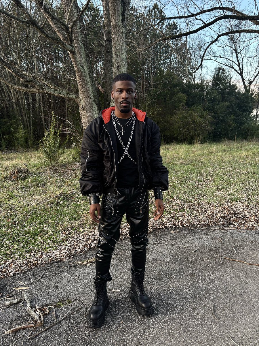 🧛🏿‍♂️🥀