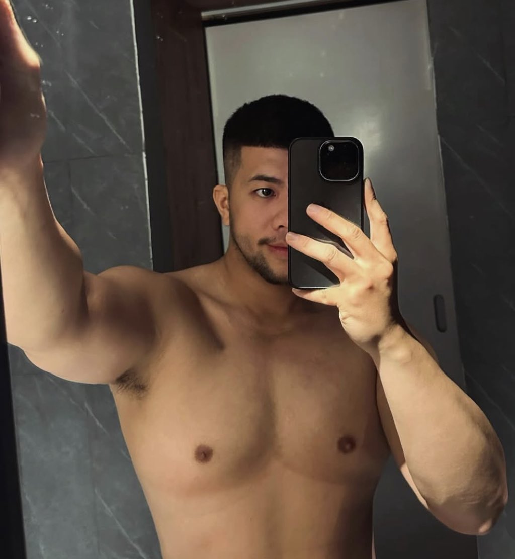 これは最近の筋肉トレーニングの成果です💪🏻