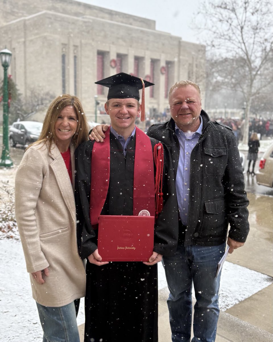 MegSchornick's tweet photo. We are so proud of you, Carson!  Congrats on your graduation day!  Go Hoosiers!! ❤️🤍 https://t.co/upiY1H8uNS