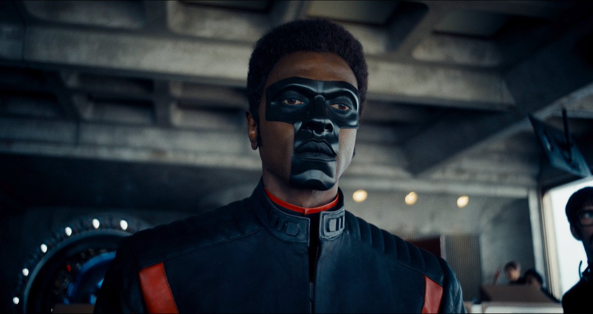 DCComicsARG's tweet photo. 📸 Nuevas imágenes de #Superman provenientes de un nuevo teaser que se compartirá en los cines: 

Nicholas Hoult como LEX LUTHOR y Edi Gathegi como MR. TERRIFIC. https://t.co/RkWC8J7qM1