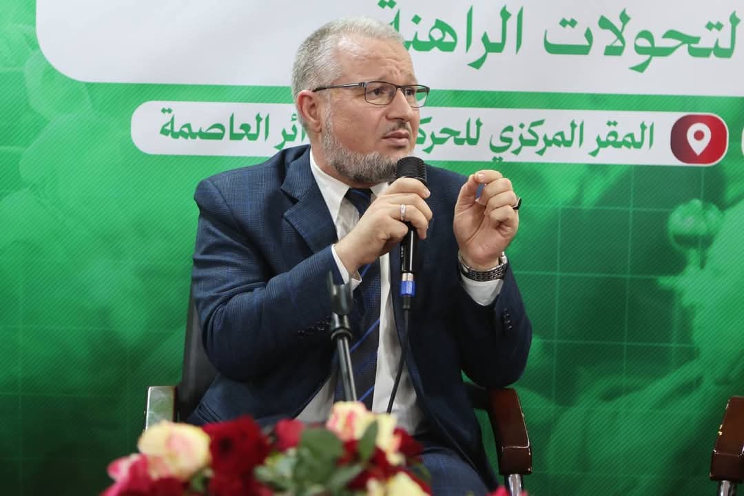 hamdadouche77's tweet photo. 📌صور من تأطير مداخلة حول أوجه دعم القضية المركزية| 
الملتقى الوطني للمرأة في طبعته الثانية بعنوان "المرأة، فرص متجدِّدة وآفاق واعدة في ظلِّ التحوُّلات الراهنة".
اليوم الجمعة 20 ديسمبر 2024م.
 📍المقر المركزي للحركة. 

#حركة_مجتمع_السلم | #الجزائر 🇩🇿 https://t.co/fORVN6jDkx