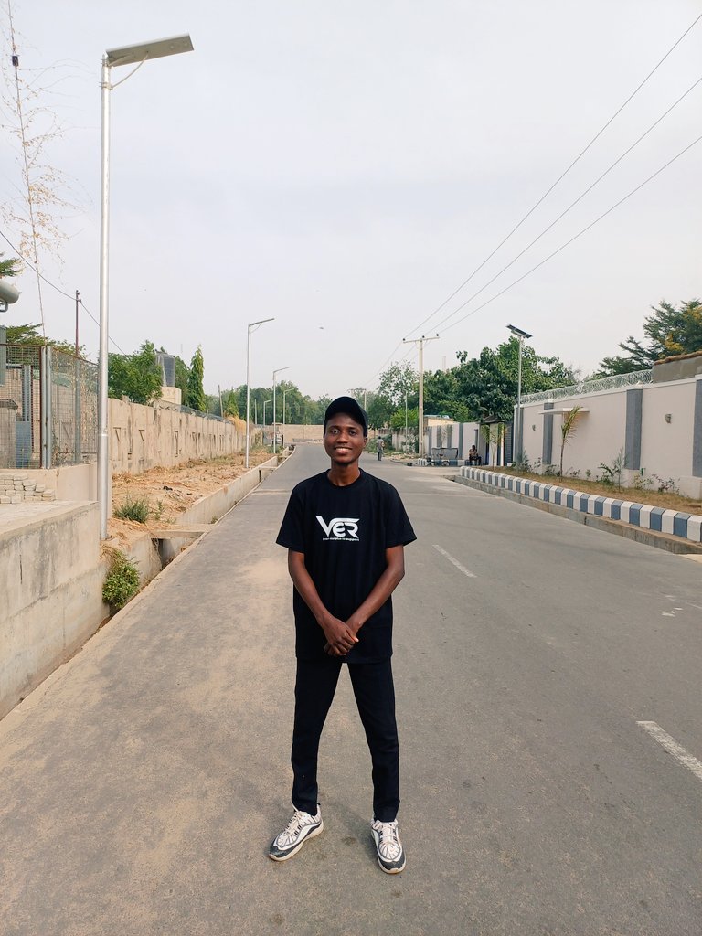 Decaf_ss's tweet image. Waste less, share more. That's  Ver @justveritt way! Join the movement and let's create a better world together.

With Ver, Nothing goes to waste. 
#Ver #ShareYourStuff
#Nothinggoestowaste